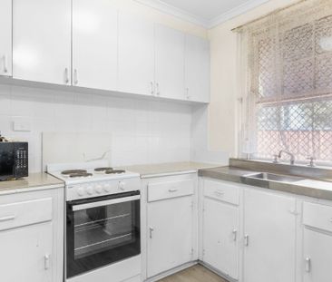 Charming 3-Bedroom Home in Prime North Albury Location - Photo 6