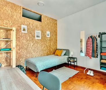 Praça de 9 de Abril, Porto, Braga 4200-422 - Photo 6