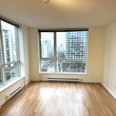 1 bedroom coal harbour view - Photo 1