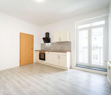 ❄️ NEU! Charmante Altbauwohnung mit Balkon, moderner Einbauküche & ... - Photo 4