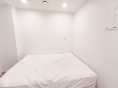 Near New One Bedroom Apartment in Central City - Photo 4