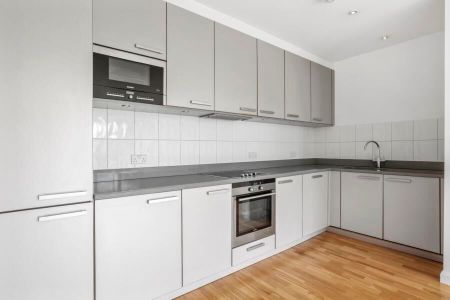 3 Bedroom Flat To Let - Photo 5