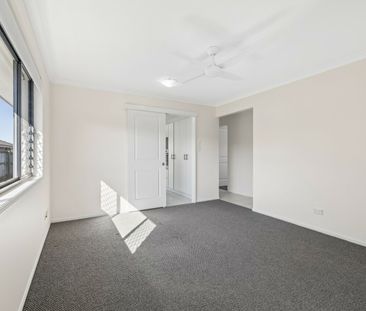 Freshly painted and brand new carpets with large yard! - Photo 4