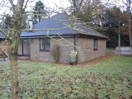 The Dell, Old St. Albans Court, Nonington - Photo 2