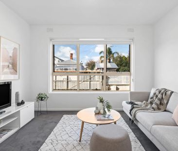 Bright One-Bedroom Apartment in Prime Carlisle Street Location - Photo 4