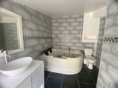 Location Appartement 3 pièces 55m² NARBONNE 11100 - Photo 2