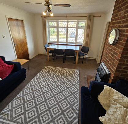 6 bedroom house to rent - Photo 1