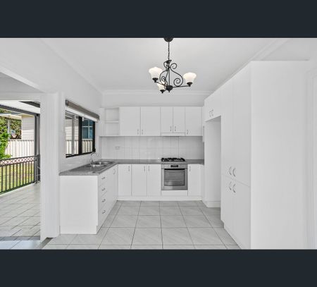 17 Barellan Avenue, Dapto, NSW 2530 - Photo 2