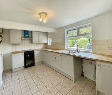 4 bedroom Cottage to let - Photo 6