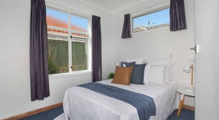 HOKOWHITU - 3 BEDROOM - Photo 4