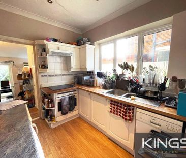 6 bedroom semi-detached house to rent - Photo 2