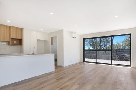 Three bedroom town house - Photo 3