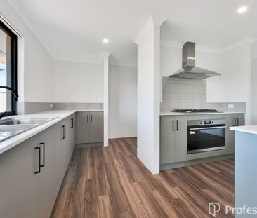 33 Lugger Outlook, Glenfield, WA 6532 - Photo 4