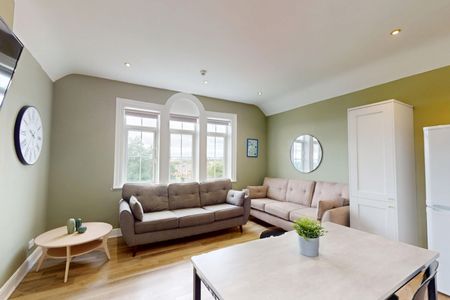 6 Bed Flat, Gordon House, NG3 - Photo 2