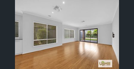 Modern North-Facing Family Home for Rent in Prime Tulliallan Estate Location Cranbourne North – Tulliallan Estate - Photo 3