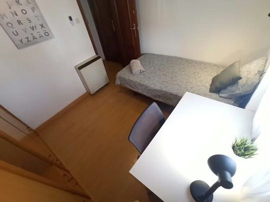 Calle de Pico Cejo, Madrid, Community of Madrid 28038 - Photo 1