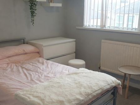 4 bedroom house share to rent - Photo 2