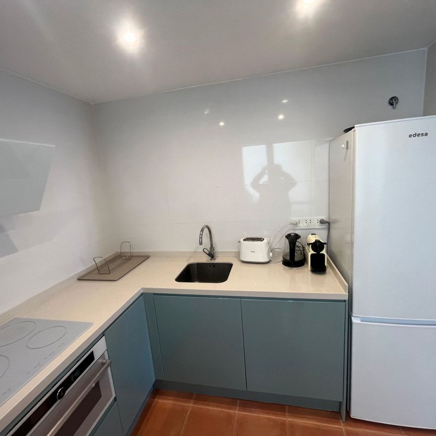 Piso de alquiler en Calle José Manuel Vallés, 1, Los Jardines de Marbella - La Ermita - Photo 1