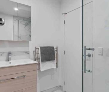 Spacious 2-Bedroom Townhous for Rent – Prime Location!" - Photo 4