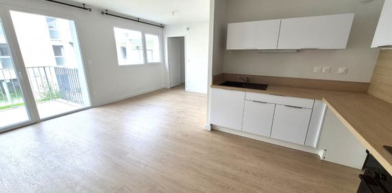 Location Appartement 2 pièces 45m² CROIX 59170 - Photo 2