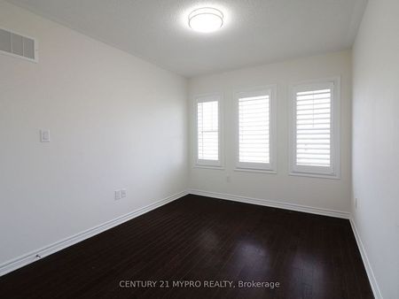 For Lease - 71 Westfield Drive Unit# Main and 2nd Fl, Whitby, Ontario - Photo 3