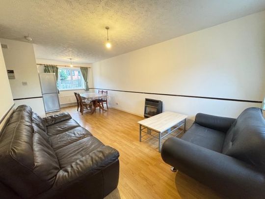 £135 PPPW Heron Drive, Lenton, NG7, Property for rent - Photo 1