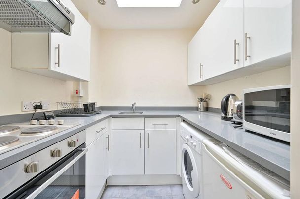 1 bedroom flat to rent - Photo 1