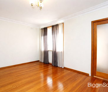 Three Bedroom Gem in Sought-After Glen Waverley Location - Photo 6