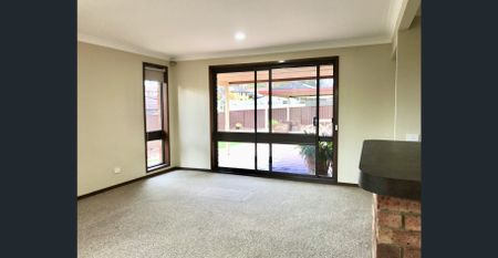 SPACIOUS FAMILY HOME IN A PRIME LOCATION - Photo 5