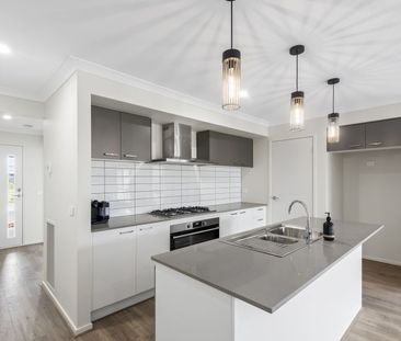 8 Orland Circuit, Charlemont - Photo 1