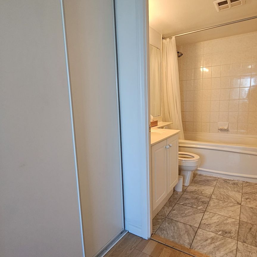 For Lease - 7 Lorraine Drive Unit# 1516, Toronto, Ontario - Photo 1