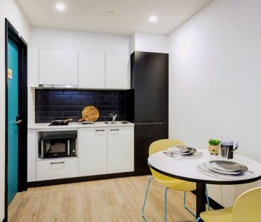 Two Bedroom Apartment Silver - Photo 3