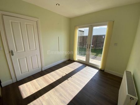 3 bedroom detached house to rent - Photo 2
