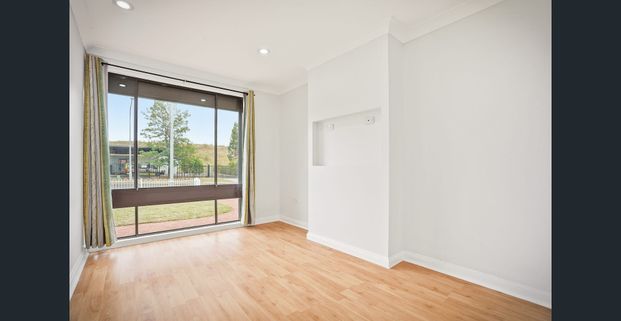 Spacious Family Home with Pool - Photo 1