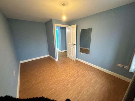 Saint Phillips Drive, Oldham, OL2 - Photo 4