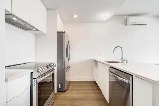 185 16e Avenue, #203 - Photo 1