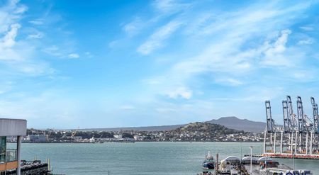 Penthouse 2 Level 2 Bedroom Executive Apartment Wi - Photo 3