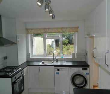 3 bedroom semi-detached house to rent - Photo 6