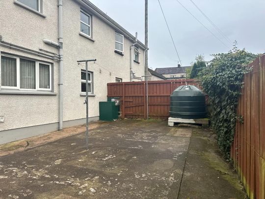 3 Bed Semi-detached House - Photo 1