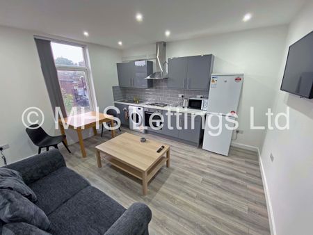 Flat 2, 24 Kensington Terrace, Leeds, LS6 1BE - Photo 3