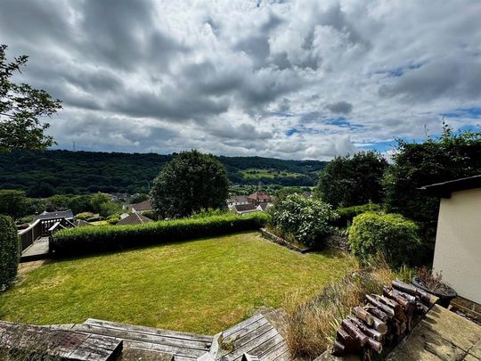 4 bedroom detached house to rent - Photo 1