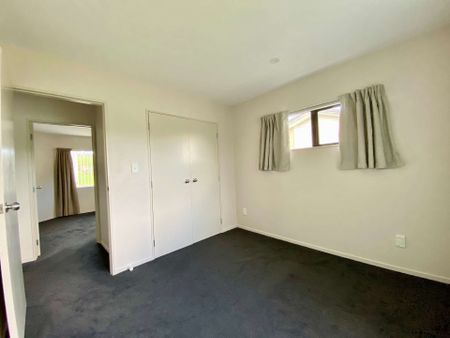 Family home with convenient location - Photo 4