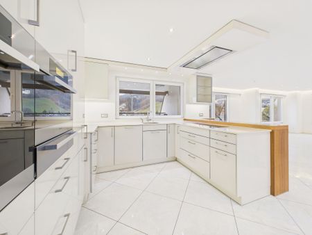 Exclusive 3.5-room duplex apartment with mountain view in Kriens - Photo 4