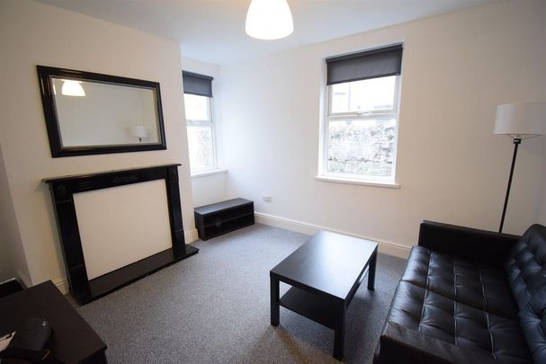1 bedroom ground floor flat to rent - Photo 1
