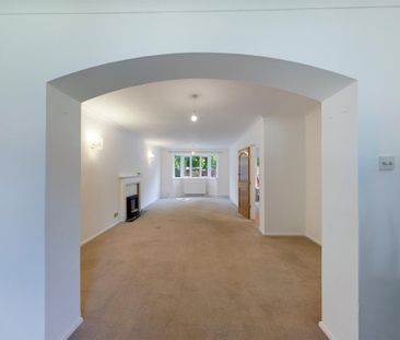 4 bedroom detached house to rent - Photo 4