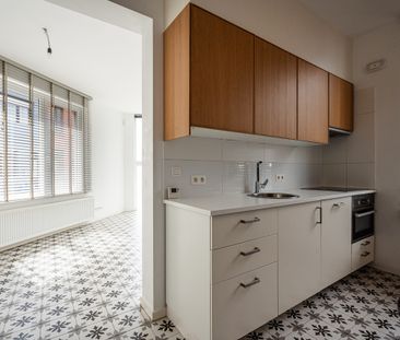 Lichtrijke gerenoveerde hoekwoning te Gent - Photo 2