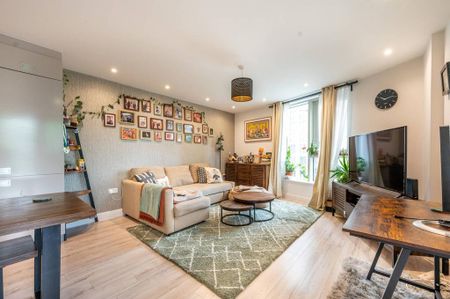 2 bedroom flat to rent - Photo 2