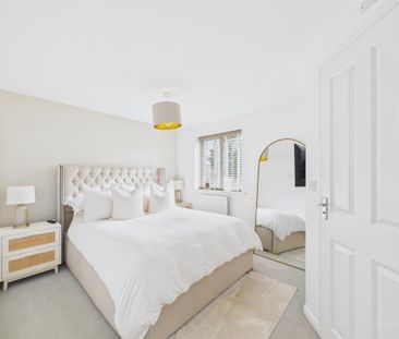 3 bedroom semi-detached house to rent - Photo 5