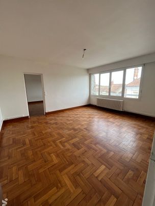 Une entrée avec placard, WC, une cuisine, salon-salle à manger, une chambre, une salle de bains cave - Photo 1