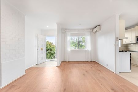 6/16 Lawes Street, Hawthorn VIC 3122 - Apartment For Rent | Domain - Photo 3